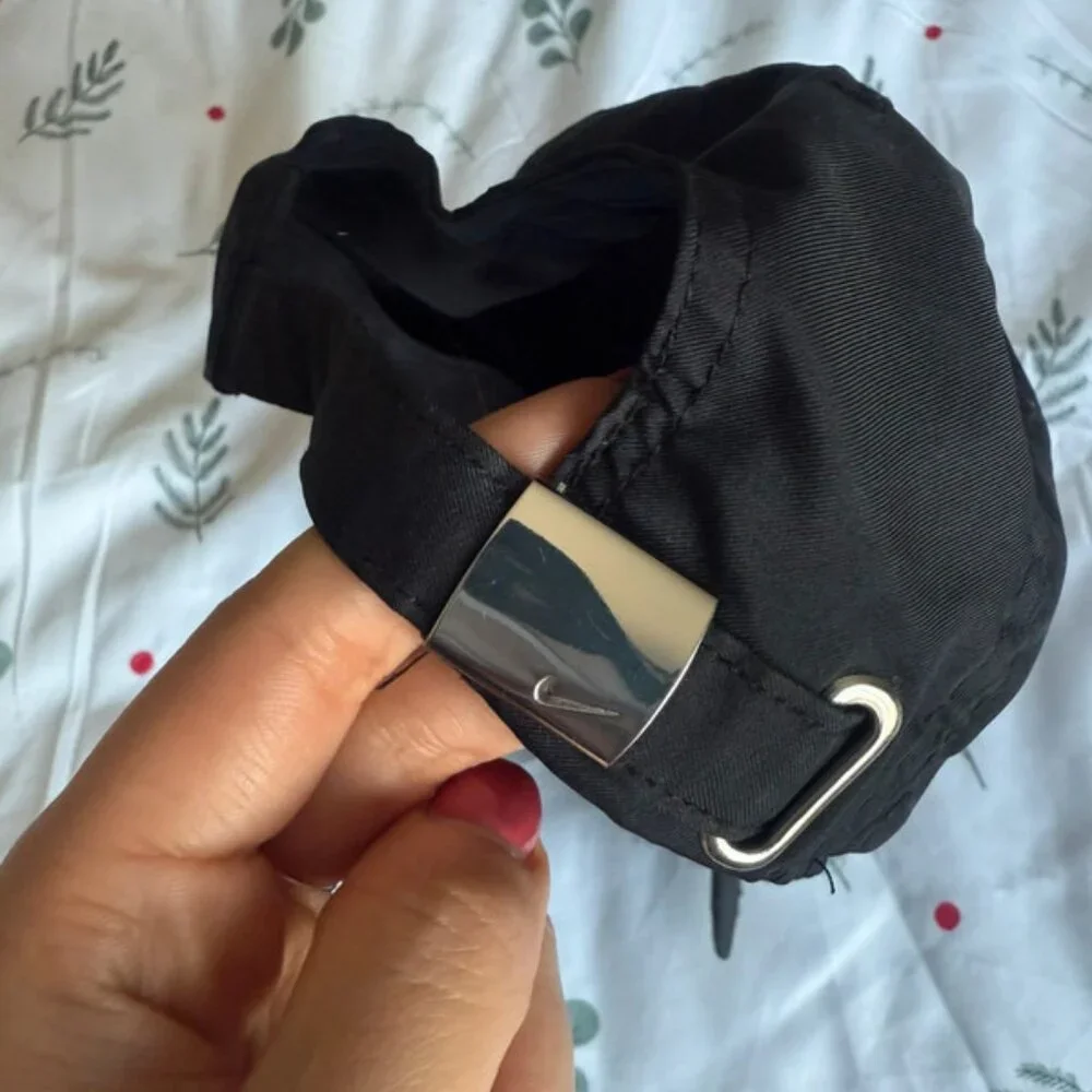 black/Nike hat - Picture 3 of 4